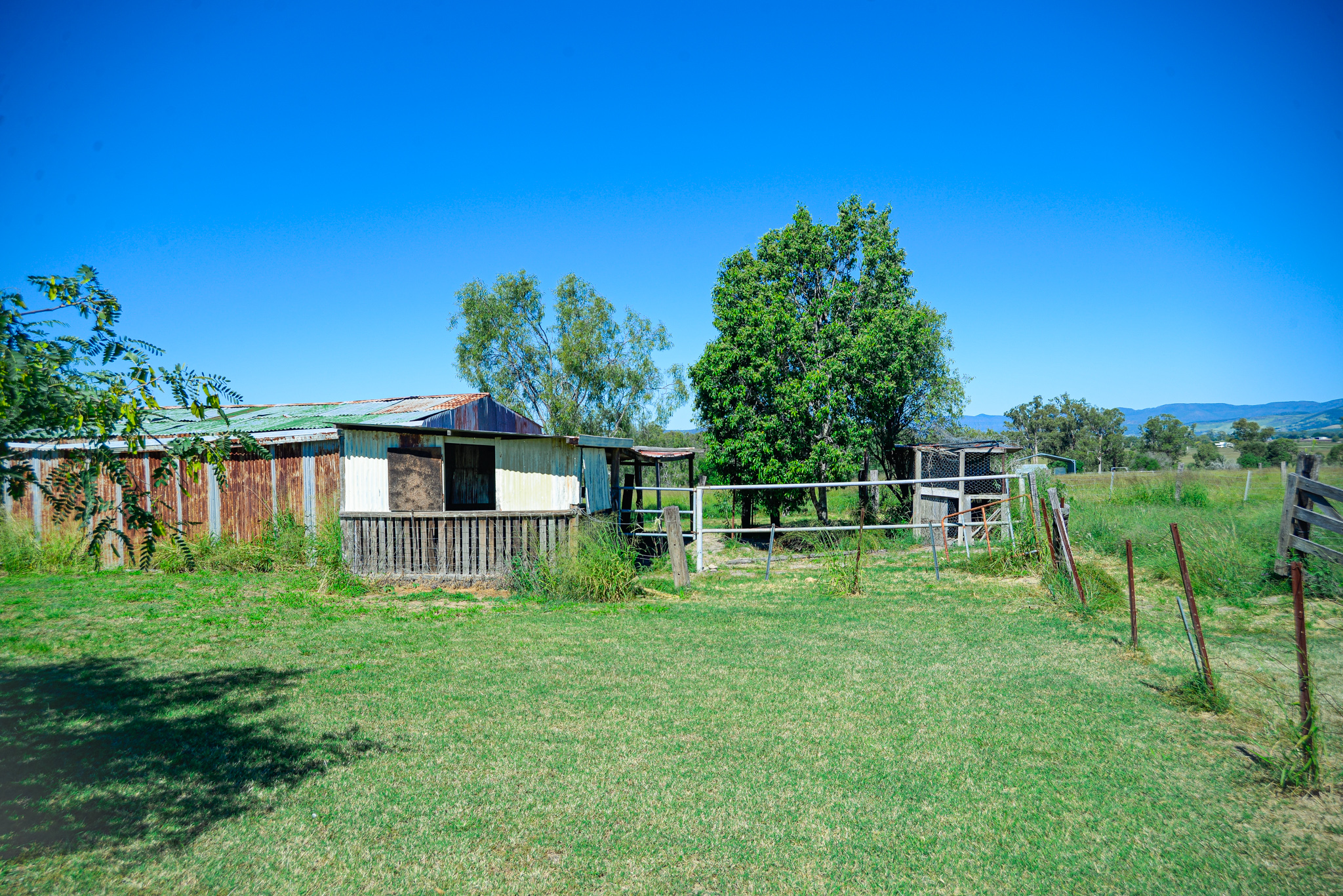 15 LaidleyPlainland Road, LAIDLEY NORTH QLD 4341 Country Lane Realty