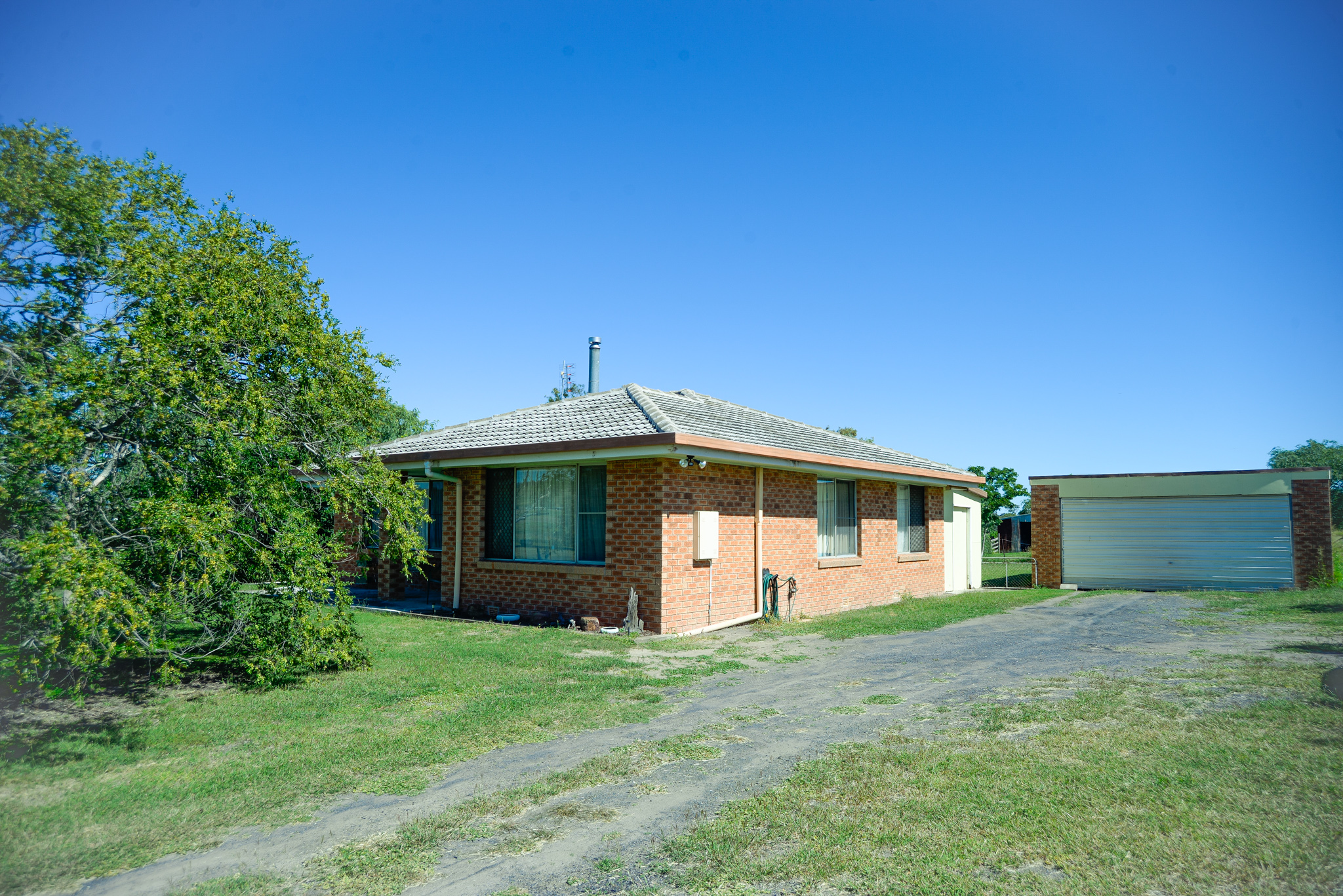 15 LaidleyPlainland Road, LAIDLEY NORTH QLD 4341 Country Lane Realty